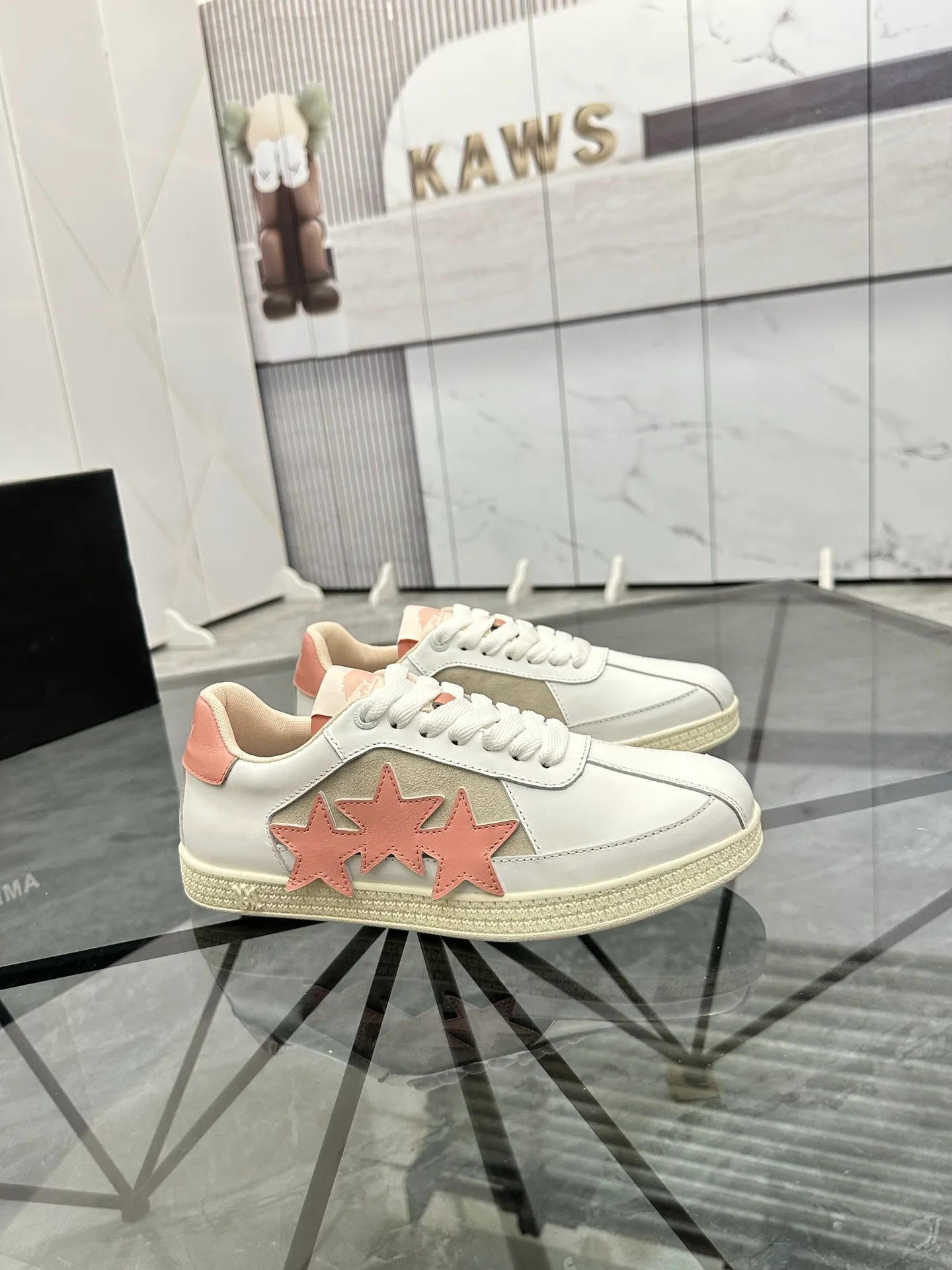 Men's shoes: 💰P420¥ Product trademark: AMIRI* "Amir*" low-top casual shoes Regular size: 38-45 (can be customized to 46) Product material: imported cowhide upper, breathable lining, original outsole. Number: 001